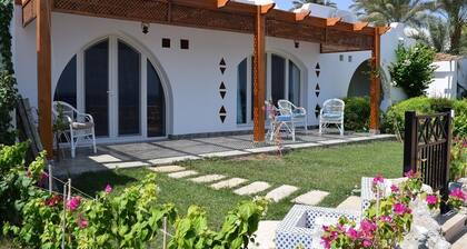 Domina Coral Bay Beach House