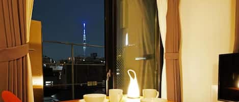 Family Quadruple Room, Balcony, City View, Non Smoking (5F) | Individually decorated, individually furnished, desk, laptop workspace