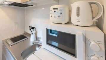 Fridge, microwave, stovetop, electric kettle
