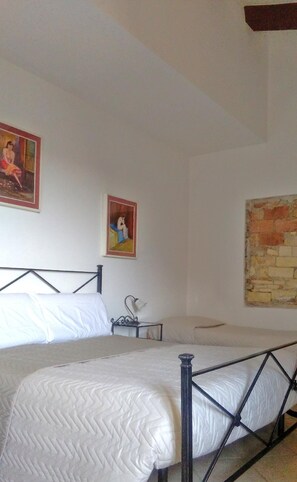 2 habitaciones, tabla de planchar con plancha y wifi