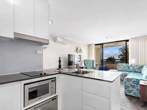 Fridge, microwave, stovetop, dishwasher - Nelson bay holiday (Nelson Bay)