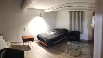 2 chambres, fer et planche Ă  repasser, Wi-Fi gratuit, draps fournis