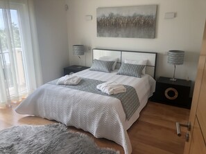 4 bedrooms, in-room safe, iron/ironing board, travel crib