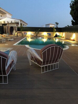 Outdoor pool, a heated pool