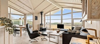 Awesome home in Græsted