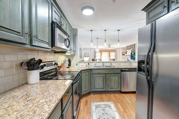 غسالة أطباق، ماكينة لصنع القهوة/الشاي، مستلزمات طهي/أطباق/أوعية