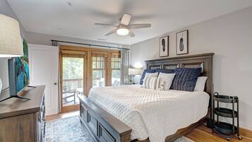 2 bedrooms, iron/ironing board, internet, bed sheets