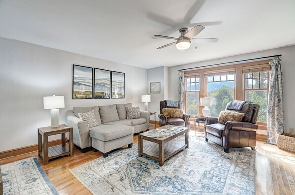 Televisie en een open haard