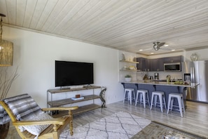 Interior - The Shell Finder Steps from Ocean - Monthly Rental (Shell Beach)