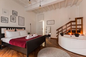 1 quarto, ferros/tábuas de passar roupa, berço de viagem