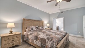 3 bedrooms, iron/ironing board, free WiFi, bed sheets - New Complex!  Lazy River/Slide, Beachfront! (Orange Beach)