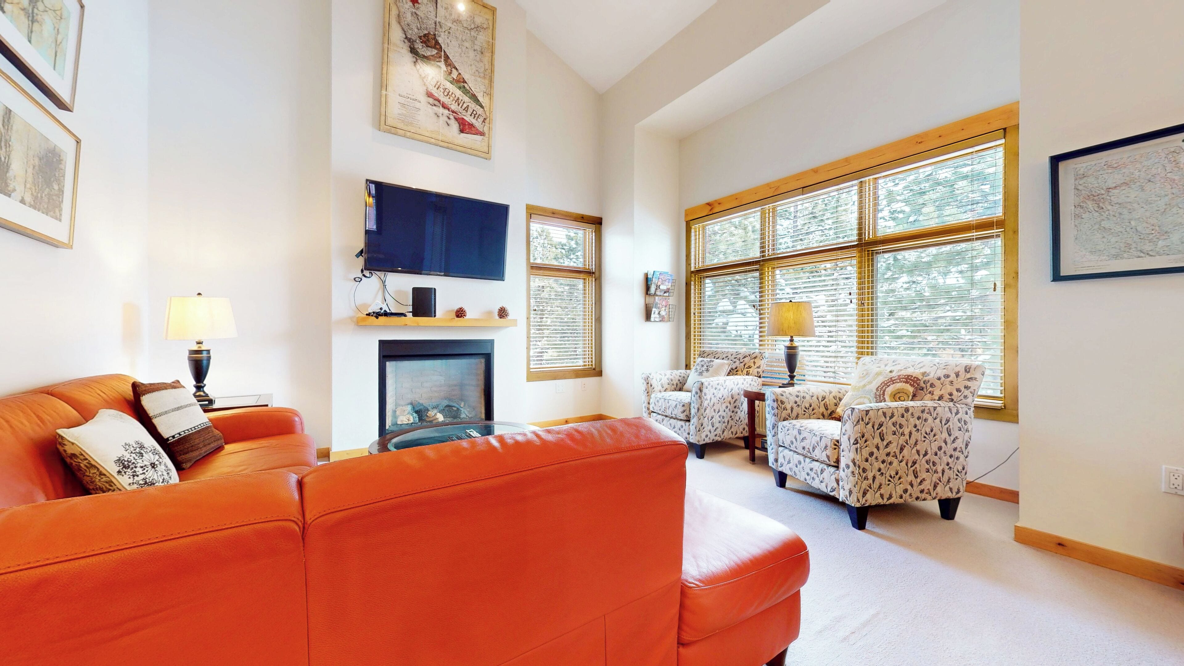 Smart TV, fireplace, DVD player