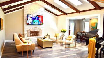 智能电视、壁炉、立体声音响、办公室