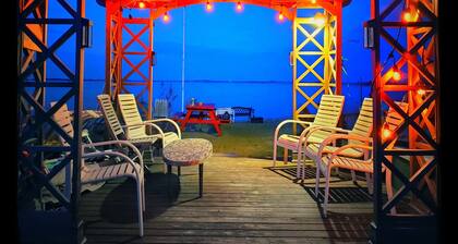 SPECTACULAR OCEAN VIEW BEACHFRONT RENOVATED 2BR