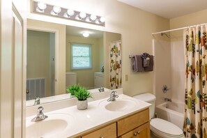 Badkar/dusch och handdukar