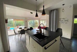 Dining - Maison Des Lauriers à Andernos with heated pool (Andernos-les-Bains)