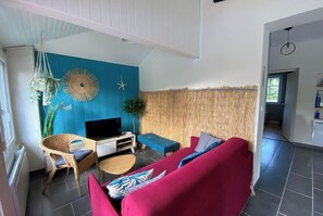 TV - Maison Des Lauriers à Andernos with heated pool (Andernos-les-Bains)