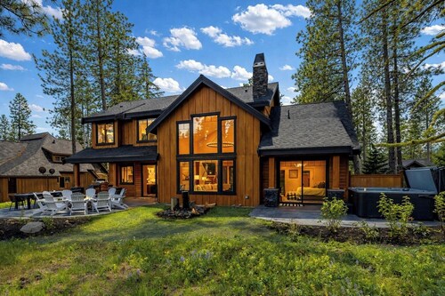 Luxury Premier Home | Spa + Chef’s Kitchen & Early Check-In & Late Checkout