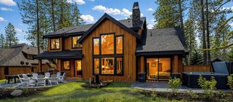 Luxury Premier Home | Spa + Chef’s Kitchen & Early Check-In & Late Checkout