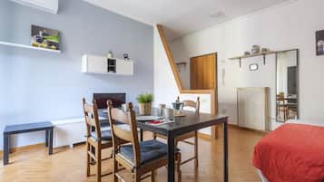 Apartment | Living area | Flat-screen TV