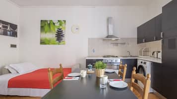 Apartment | Wohnbereich | Flachbildfernseher