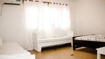 2 slaapkamers, een strijkplank/strijkijzer, wifi