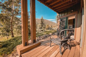 Terrace/patio - Updated Condo | Hot Tubs, Patio & Mountain Views (Keystone)