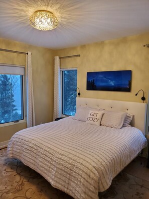 2 bedrooms, desk, free WiFi, bed sheets