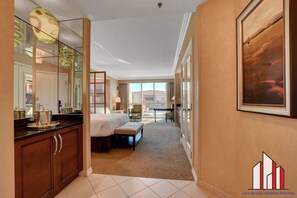 In-room safe, desk, iron/ironing board, free WiFi