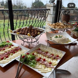 Desayuno bufé gratuito y diario