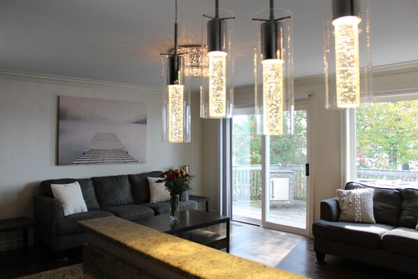 スマートテレビ、テレビゲーム、書庫、書斎 / ワークスペース