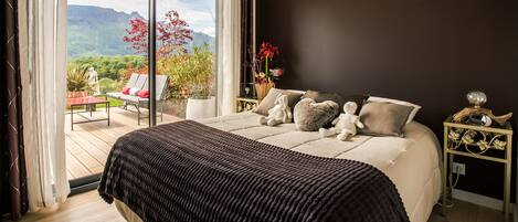 3 bedrooms, iron/ironing board, travel cot, WiFi