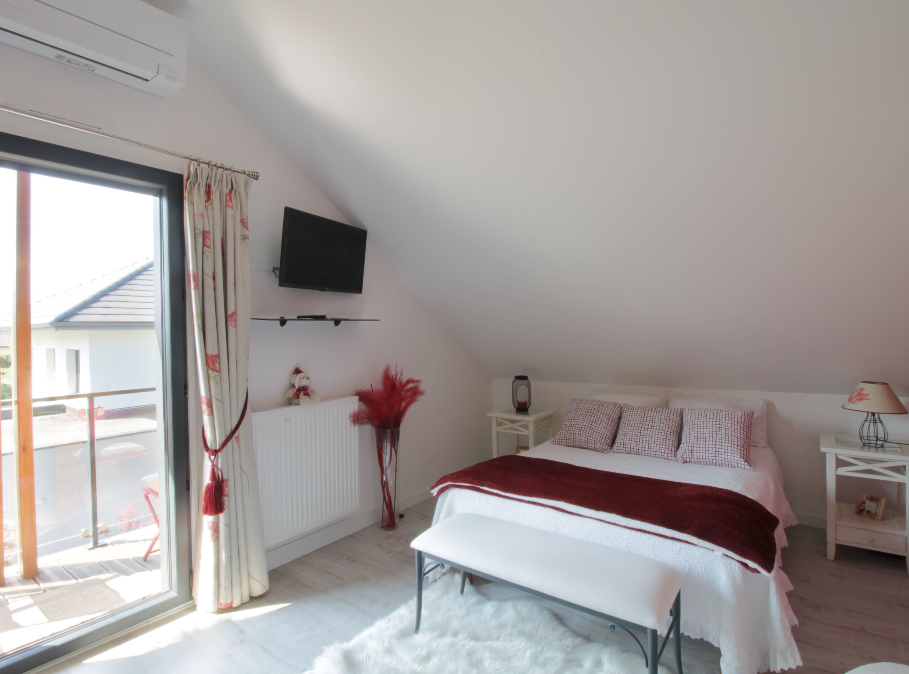 3 bedrooms, iron/ironing board, travel cot, WiFi