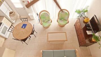 TV, DVD player, books, computer monitors