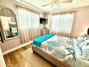 3 bedrooms, desk, iron/ironing board, free WiFi
