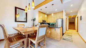 Condo, 3 Bedrooms | Dining