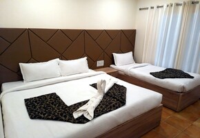 Hypo-allergenic bedding, rollaway beds, bed sheets