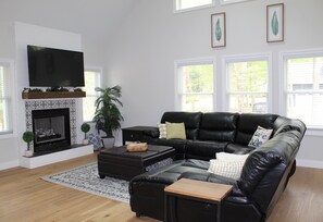 Smart TV, fireplace - Family friendly home - Just a short walk to the beach!  (Sawyer)