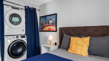 3 habitaciones, escritorio, wifi gratis y ropa de cama