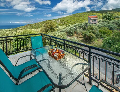 Unique apartment with spectacular sea view.