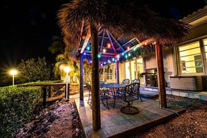 Outdoor dining - *Newly Renovated Single Family Home w/Private Pool (Key Colony Beach)