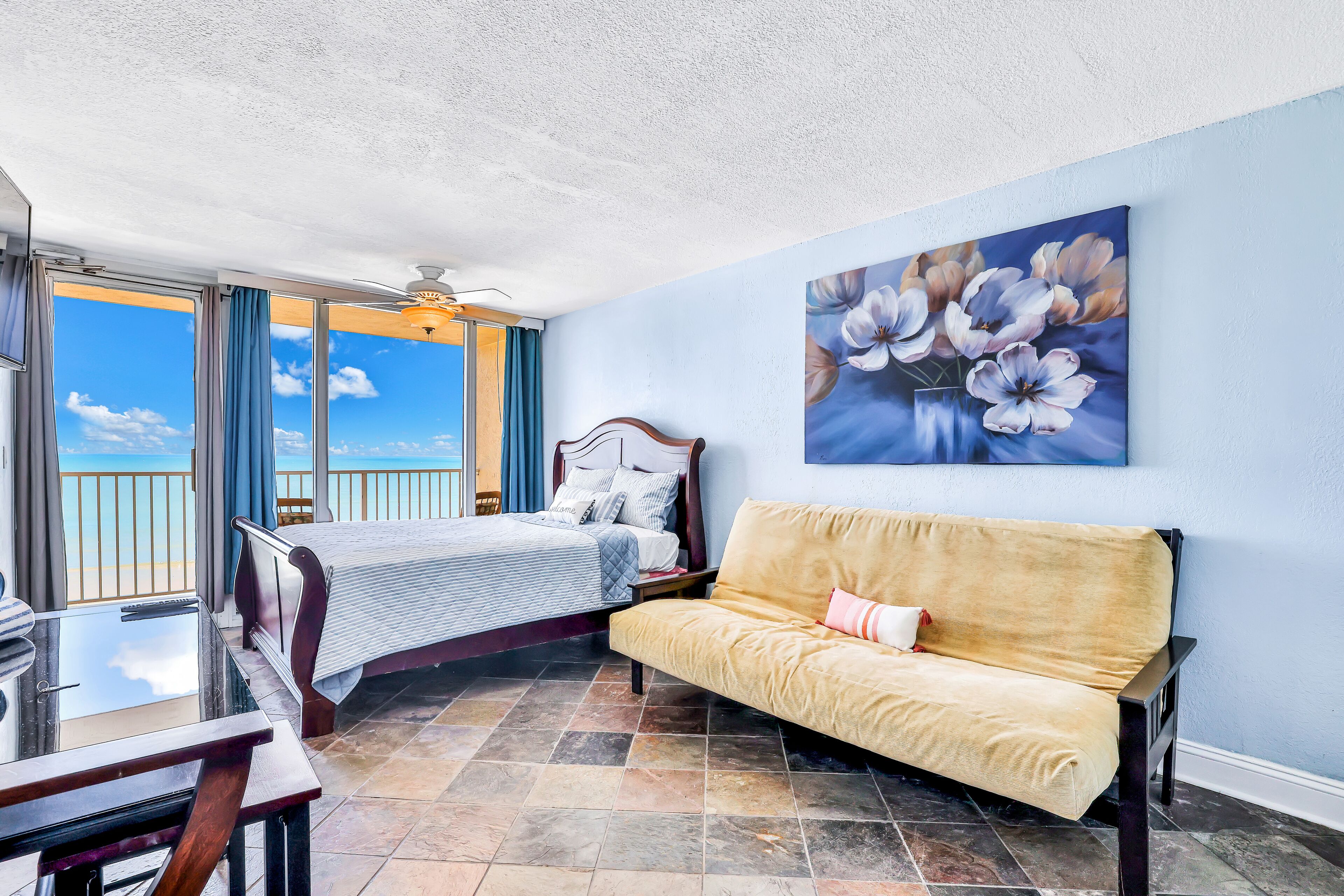 Oceanfront escape with kitchenette, pool, easy beach access, balcony & views