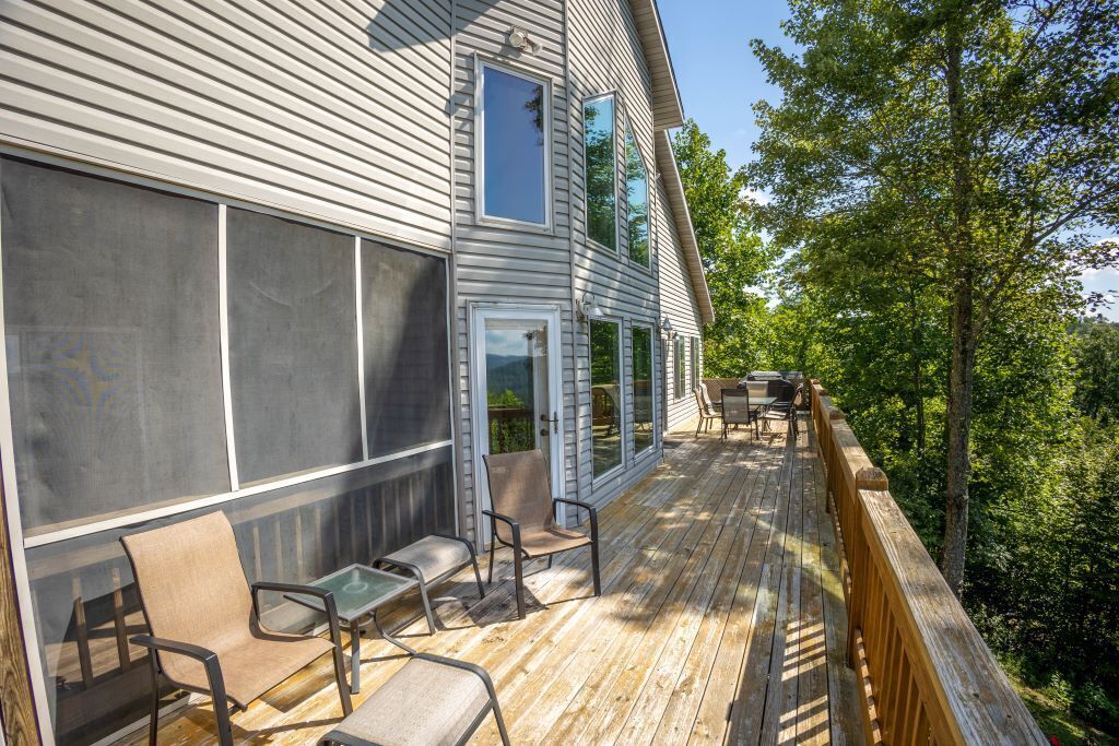 Hillside Haven 108E- Fun, Lake Cumberland, Golf Carts, Pickleball, Pool