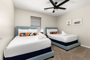 3 bedrooms, iron/ironing board, Internet, bed sheets