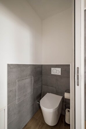 Hair dryer, towels