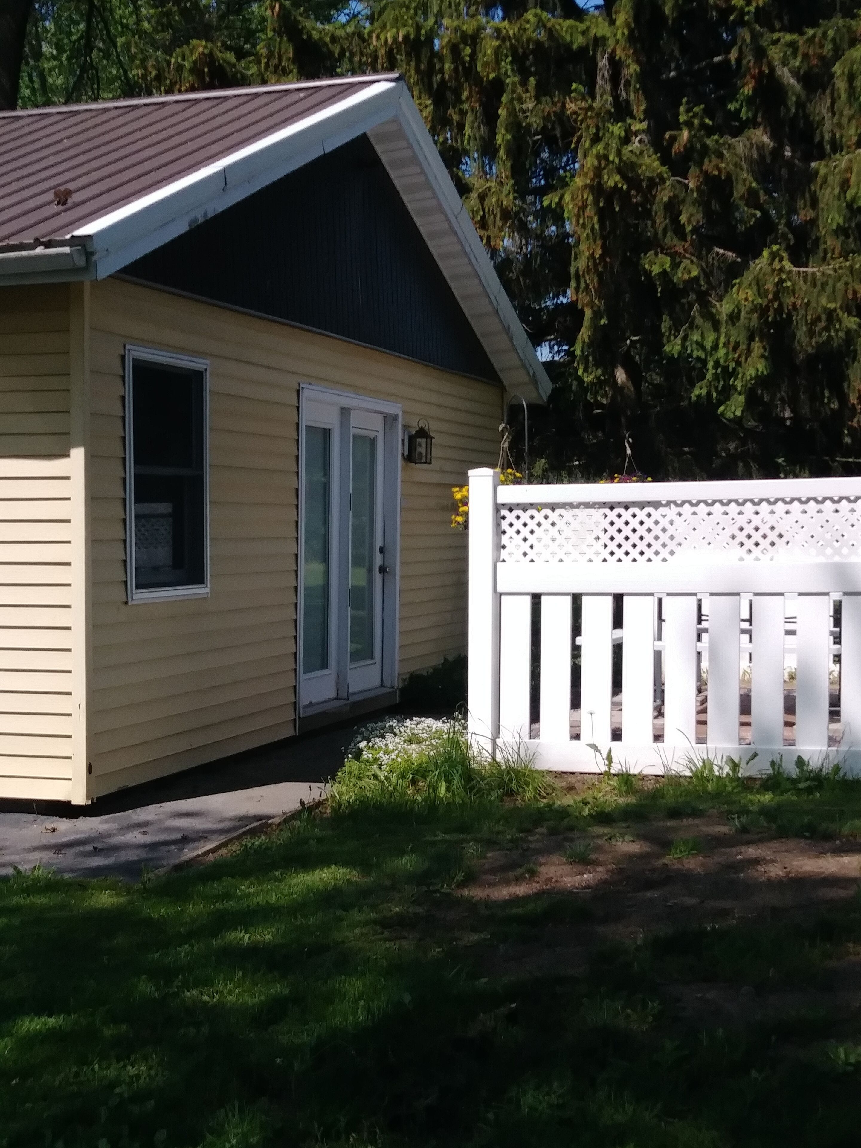 Private, quiet, pet-free, smoke-free location, 2 miles from lake village