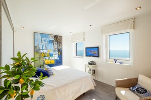 4 camere, una scrivania, ferro/asse da stiro, Wi-Fi gratuito