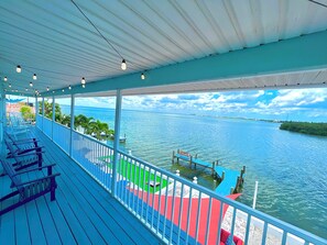 Terrace/patio - The American Dream🇺🇸Walk to Beach🌴Launch Views🚀 (Cocoa Beach)