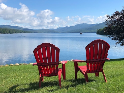 Lake House with gorgeous view, private beach, dock space, fireplace, hammock