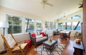 Smart TV - Lake House with gorgeous view, private beach, dock space, fireplace, hammock (Bolton Landing)